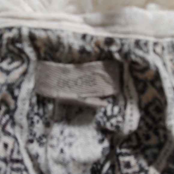 Top - Picture 2 of 3